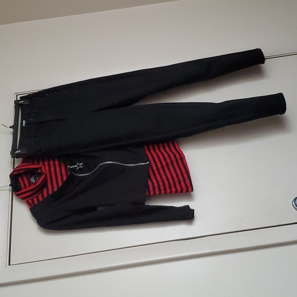 *NWT* Hor Topic Social Collison's Red Black Stripe 2FEr Off the Shoulders Shirt - Picture 15 of 16